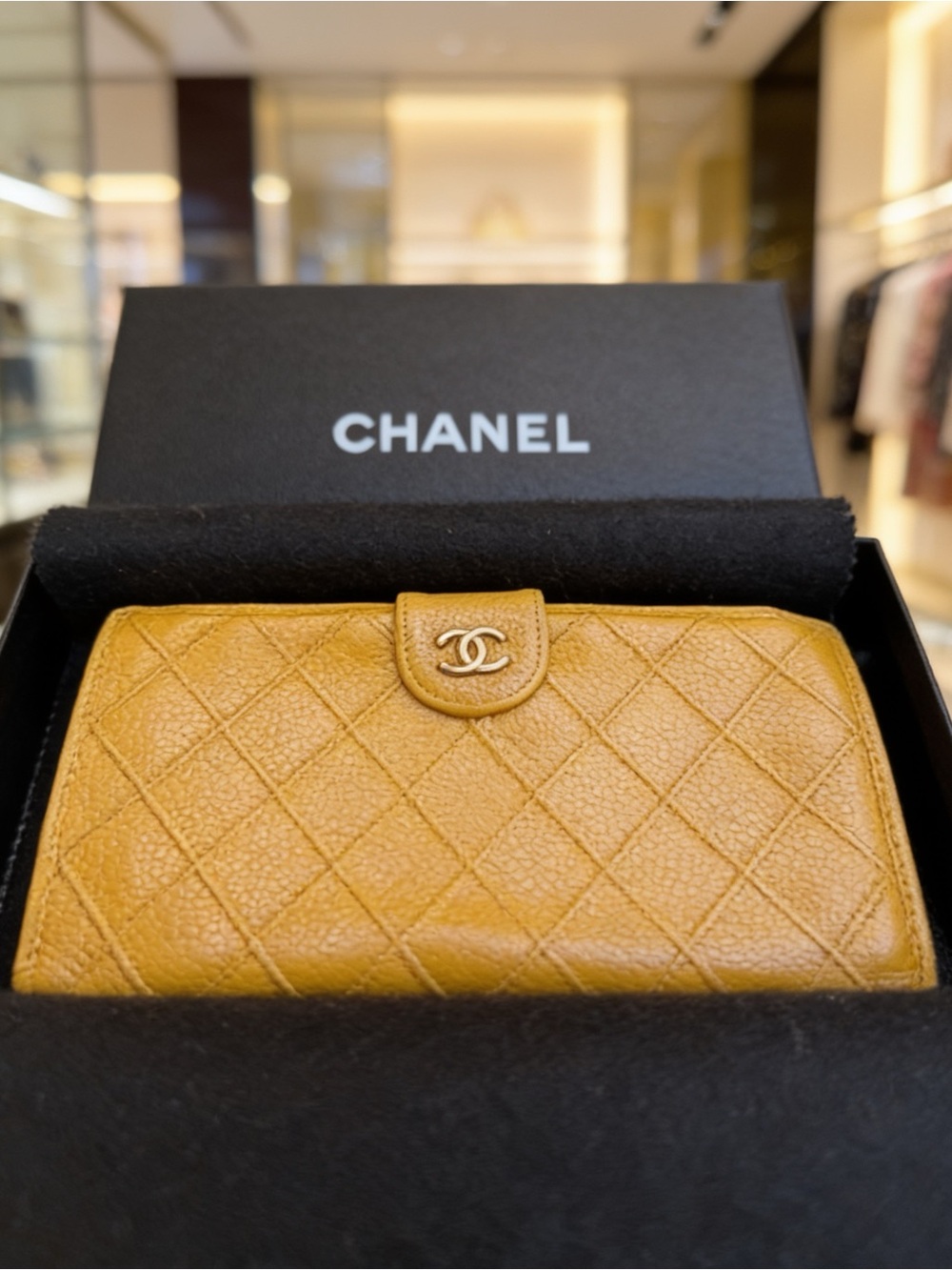 CHANEL french kiss lock purse Wallet W/box, authenticity card